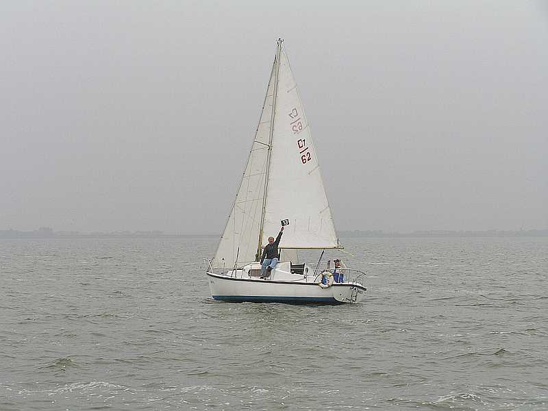 Dick Brunt in ruim zes en half uur thuis met Smoppel de laatst zeilende